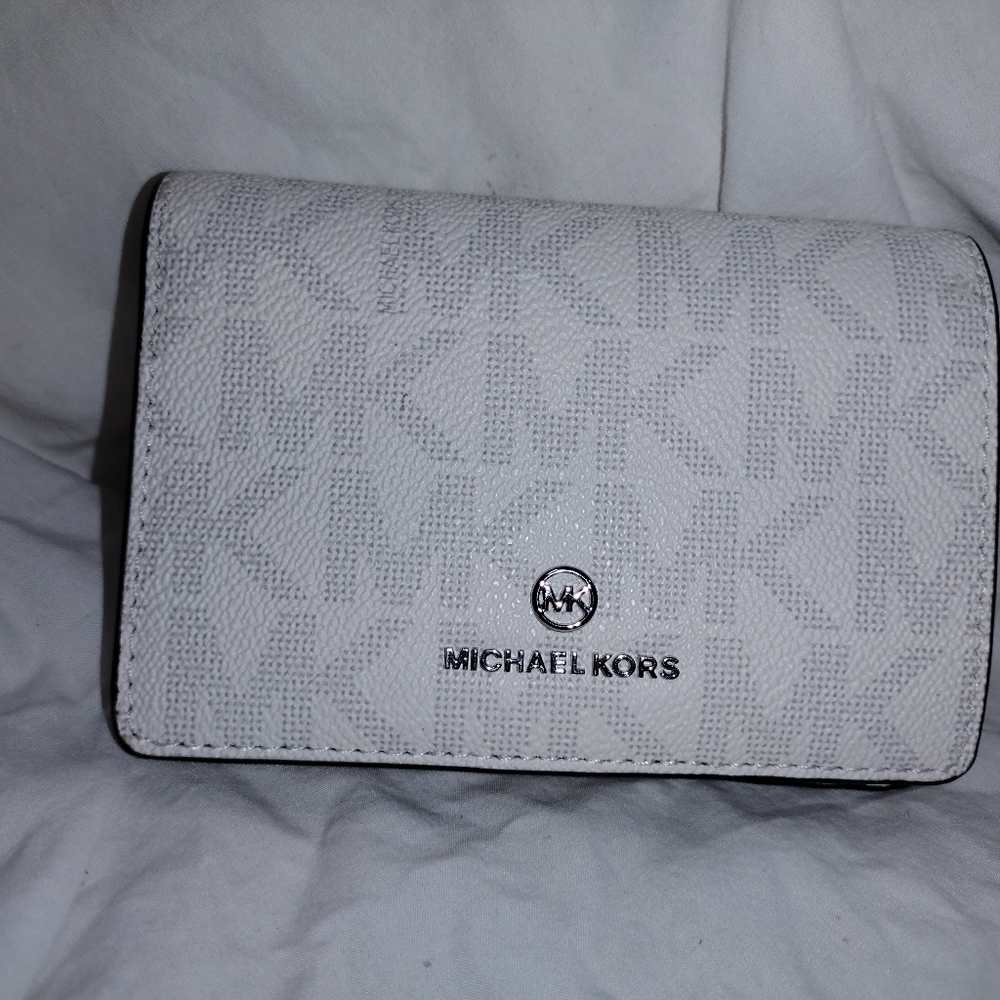 BNWT MICHAEL KORS WALLET